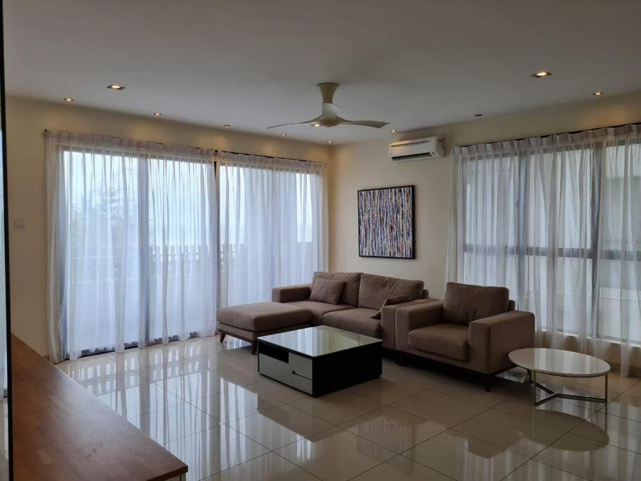 Beachfront Villa At Swiss Garden Resort Residences - Min 2 Nights Stay Kuantan Exteriör bild